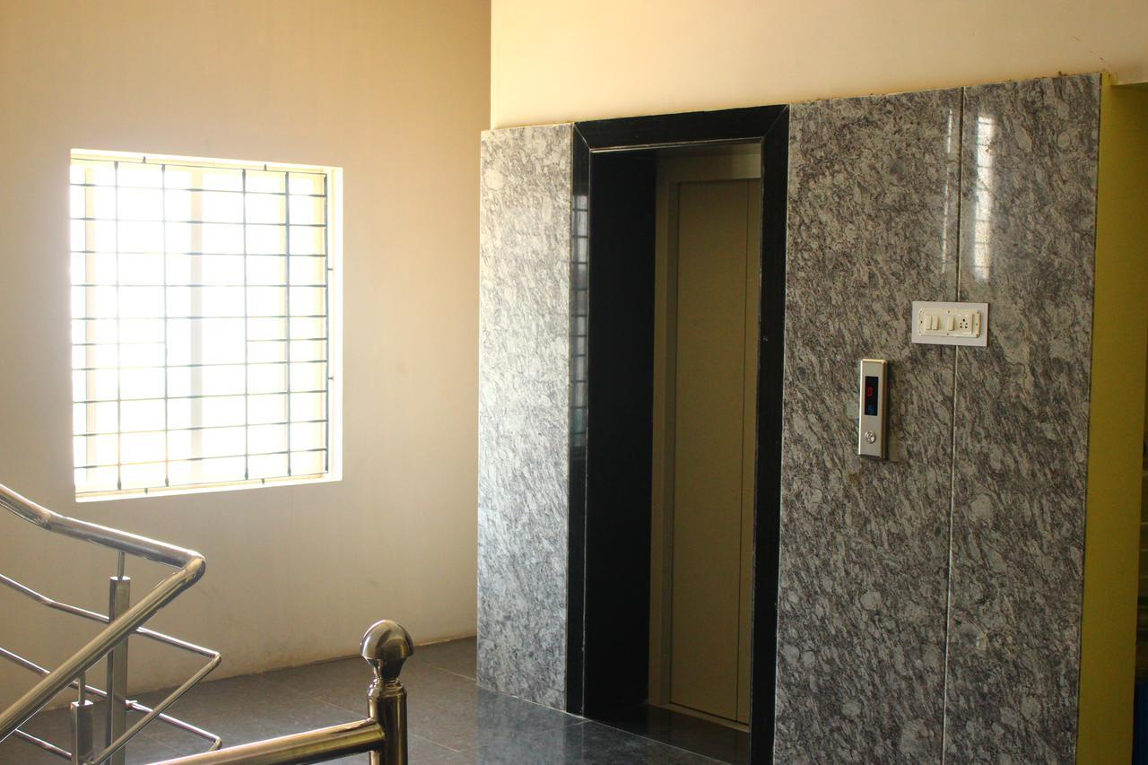 Chandran Hyline Chennai Luaran gambar